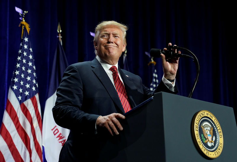 © Reuters. Imagen de archivo del presidente de Estados Unidos, Donald Trump, hablando en un evento de recaudación de fondos en Des Moines