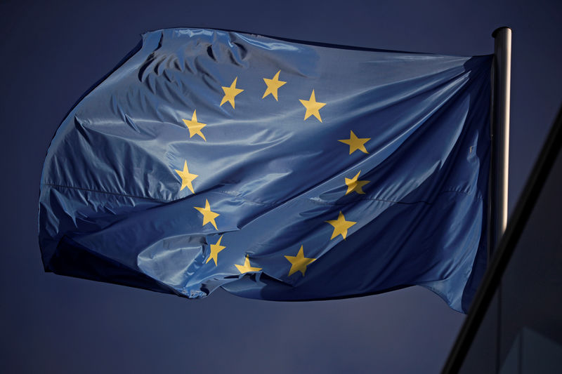 © Reuters. La UE pide más datos a las plataformas online para luchar contra las noticias falsas