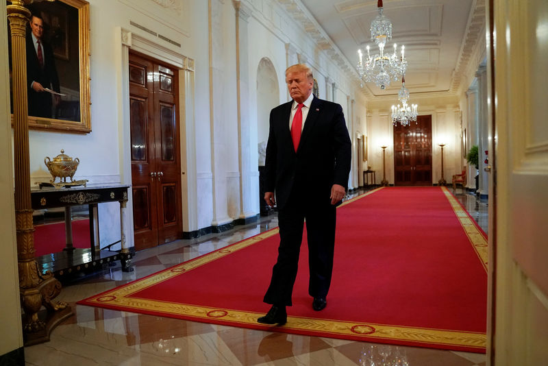 © Reuters. Trump speaks about second chance hiring at the White House in Washington