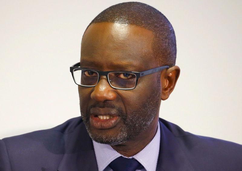 © Reuters. FILE PHOTO: CEO Thiam of Swiss bank Credit Suisse addresses the company's annual news conference in Zurich