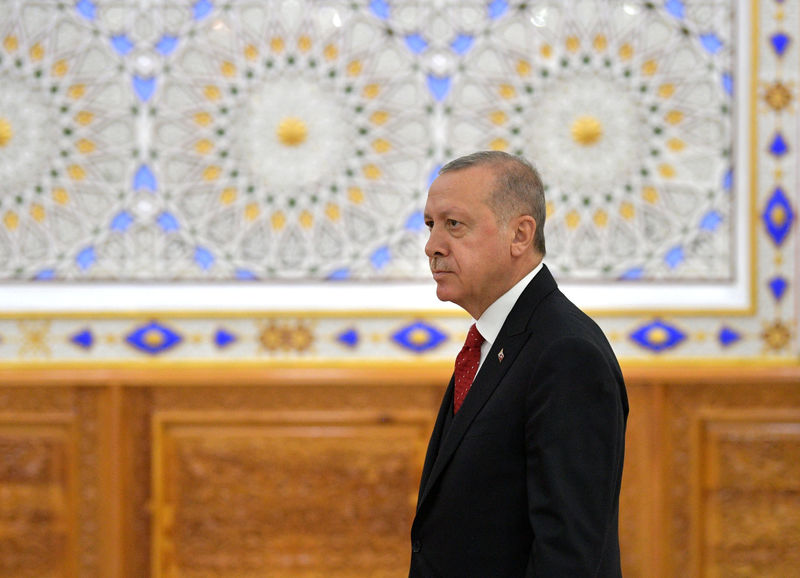© Reuters. El presidente turco, Tayyip Erdogan, asiste a la Conferencia sobre Interacción y Medidas de Fomento de la Confianza en Asia en Dushanbe