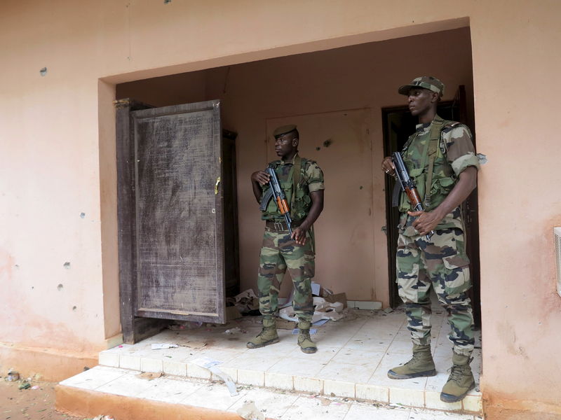 © Reuters. جيش مالي: مقتل 20 متشددا في عملية مع القوات الفرنسية