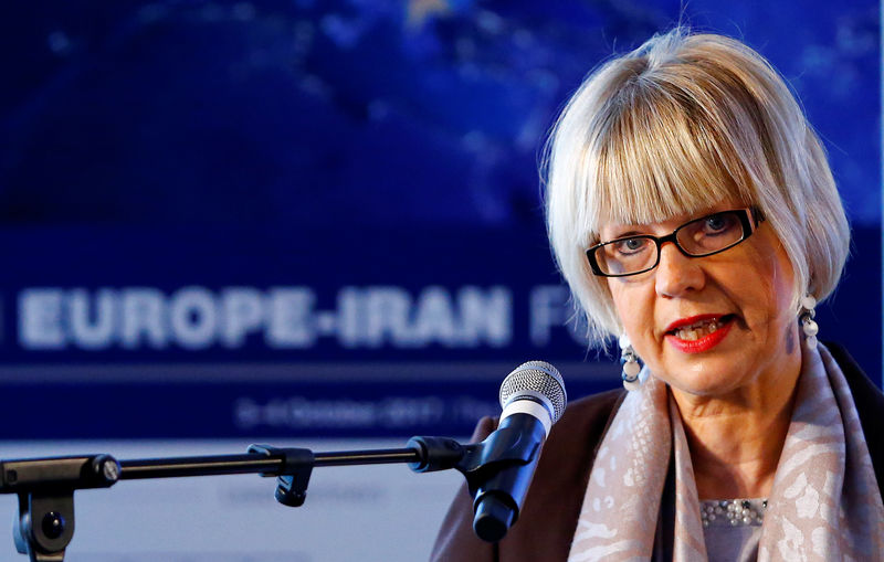 © Reuters. مسؤولة كبيرة بالاتحاد الأوروبي تؤكد الدعم للاتفاق النووي بعد زيارة إيران