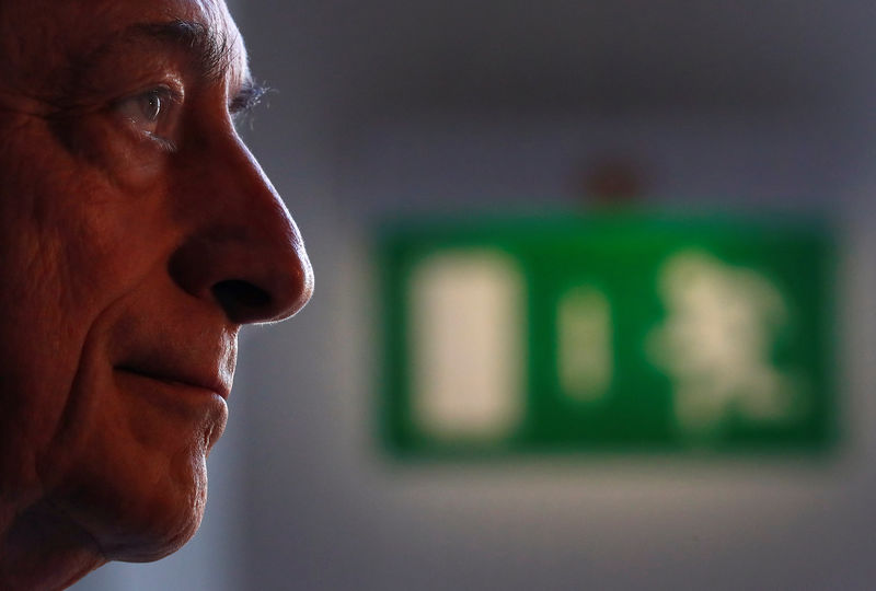 © Reuters. Mario Draghi, President of the European Central Bank (ECB) holds a news conference on the outcome of the Governing Council meeting at the ECB headquarters in Frankfurt