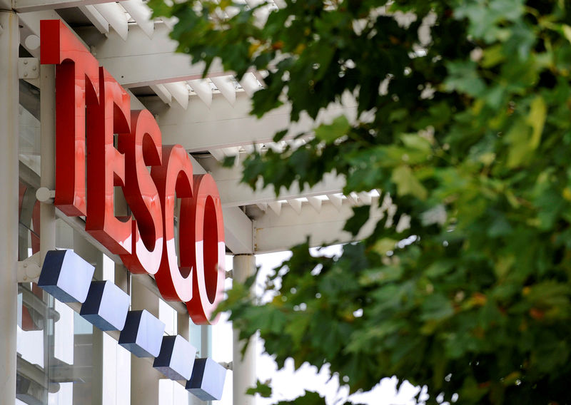 © Reuters. FILE PHOTO: A Tesco supermarket is seen in west London