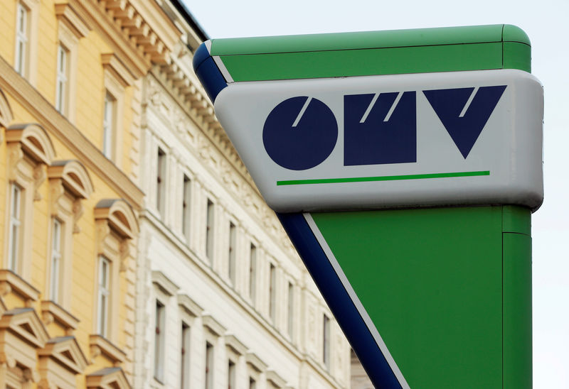 © Reuters. FILE PHOTO: The logo of Austrian oil and gas group OMV is seen at a gas station in Vienna