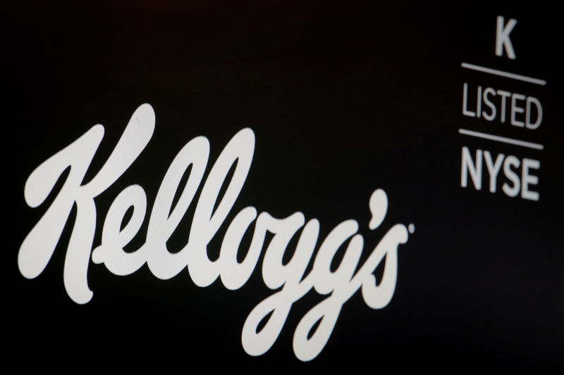 © Reuters. FILE PHOTO: The company logo and ticker symbol for The Kellogg Company, is displayed on a screen on the floor of the NYSE in New York