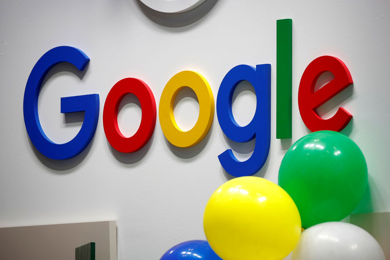 © Reuters. Logo do Google em feira de tecnologia em Paris