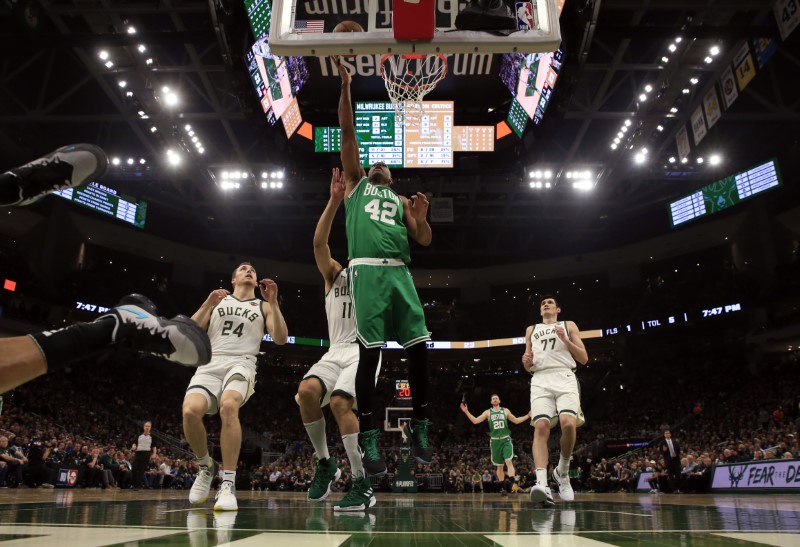 © Reuters. NBA: Playoffs-Boston Celtics at Milwaukee Bucks