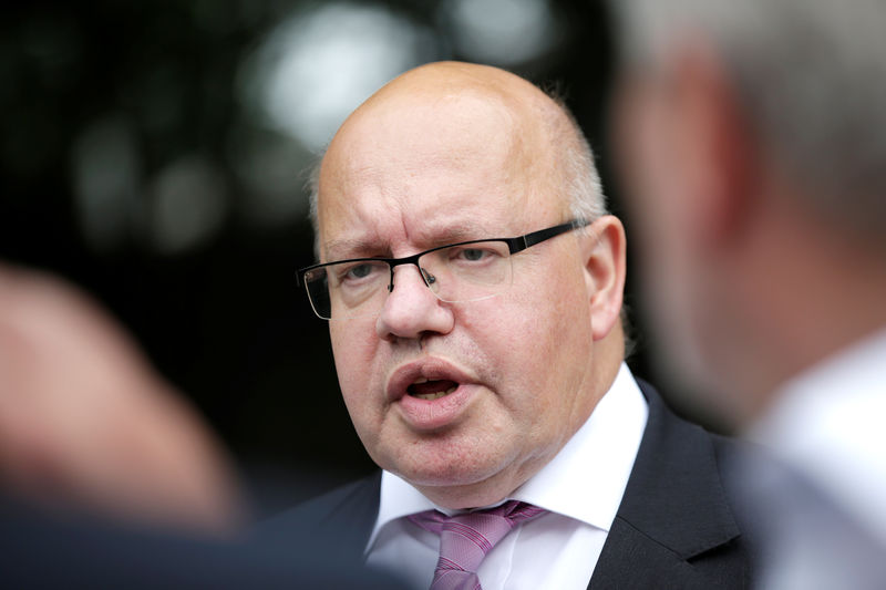 © Reuters. Germany's Economy Minister Peter Altmaier speaks to the media in Beijing