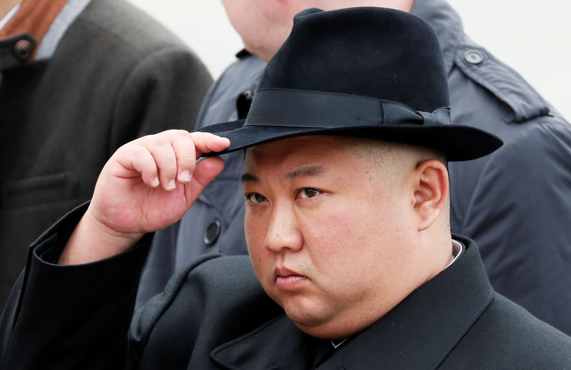 © Reuters. كوريا الجنوبية تدعو كوريا الشمالية لقمة قبل زيارة ترامب المرتقبة