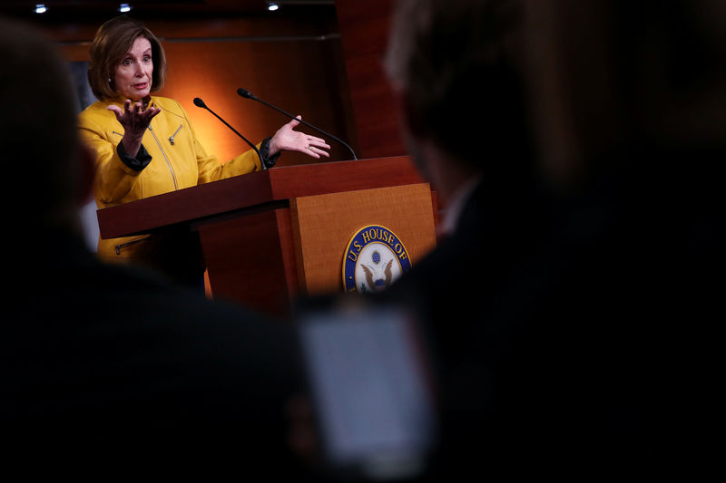 © Reuters. U.S. House Speaker Pelosi holds her weekly news conference on Capitol Hill in Washington