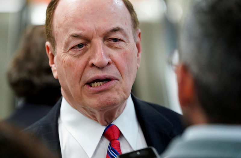 © Reuters. FILE PHOTO: Senator Shelby (R-AL) speaks to reporters after a vote in Washington