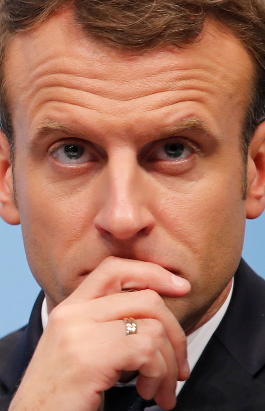 © Reuters. فرنسا ترسل دبلوماسيا كبيرا لإيران لإجراء محادثات لخفض التوتر