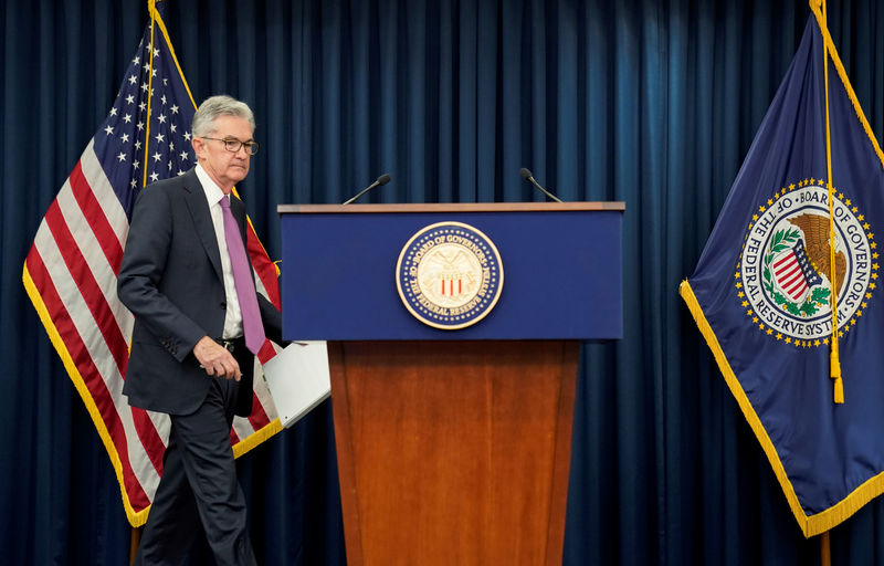 © Reuters. El presidente de la Reserva Federal, Jerome Powell, llega a una conferencia de prensa tras la reunión de dos días del Comité Federal de Mercado Abierto en Washington