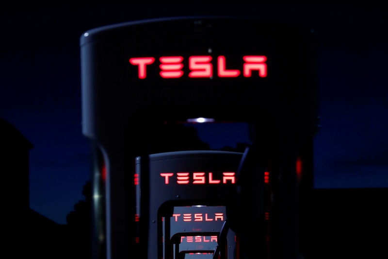 © Reuters. FILE PHOTO:  Tesla Superchargers are shown in Mojave, California
