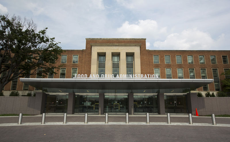© Reuters. FILE PHOTO: A view shows the U.S. Food and Drug Administration (FDA) headquarters in Silver Spring