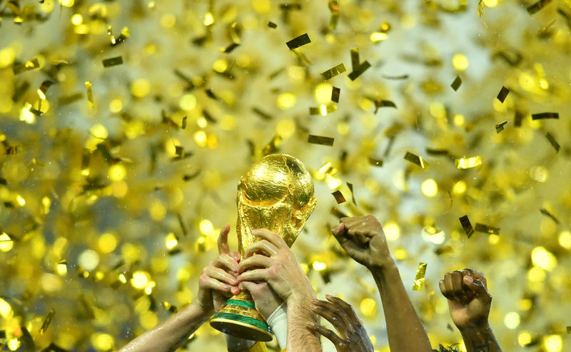 © Reuters. Foto de archivo de la Copa del Mundo de la FIFA en las celebraciones de la selección de Francia tras la consagración en Rusia