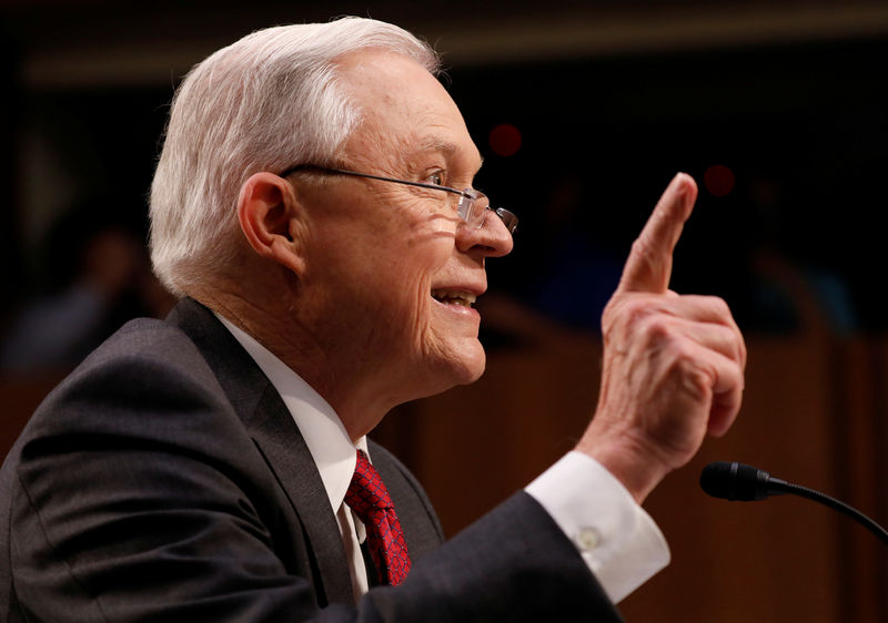 © Reuters. FILE PHOTO: U.S. Attorney General Sessions testifies before a Senate Intelligence Committee hearing on Capitol Hill in Washington