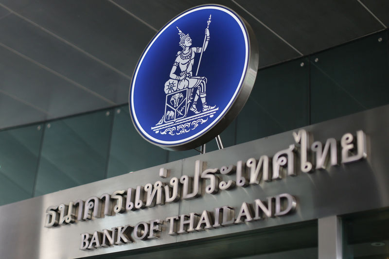 © Reuters. FILE PHOTO:  Thailand's central bank is seen at the Bank of Thailand in Bangkok