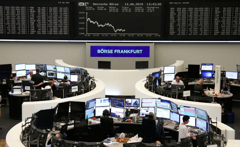 © Reuters. Немецкий индекс DAX на экране Франкфуртской фондовой биржи
