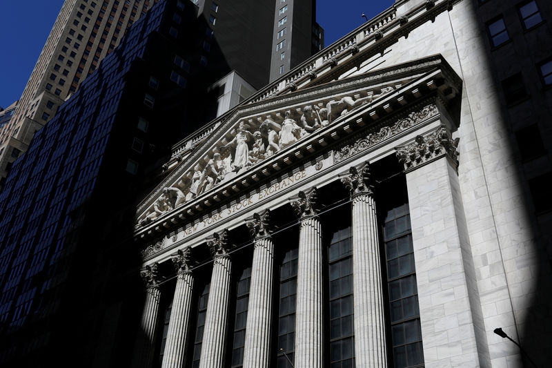 © Reuters. Здание фондовой биржи в деловом районе Нью-Йорка