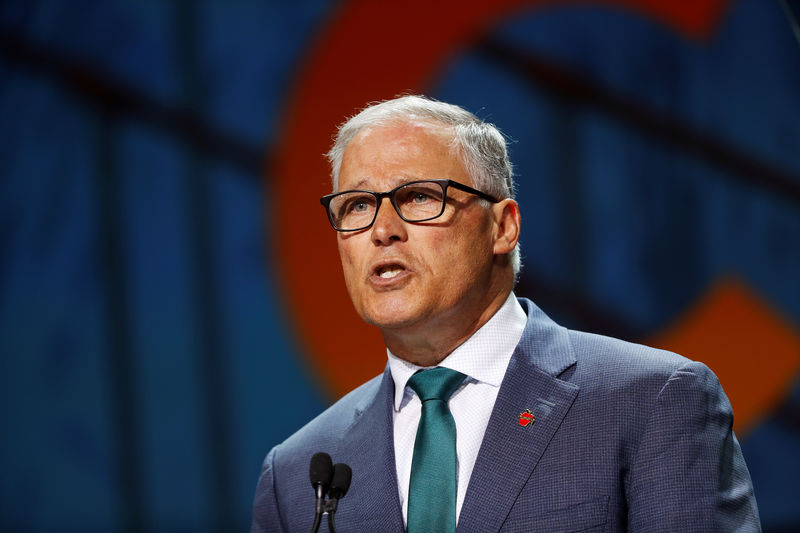 © Reuters. Democratic presidential candidate and Washington State Governor Jay Inslee speaks during the California Democratic Convention in San Francisco, California