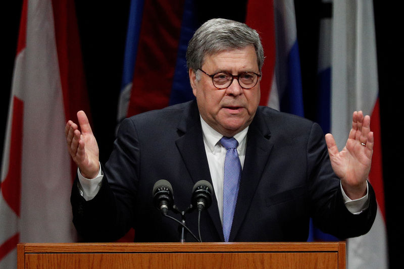 © Reuters. FILE PHOTO: U.S. Attorney General William Barr speaks at the FBI National Academy Graduation Ceremony in Quantico