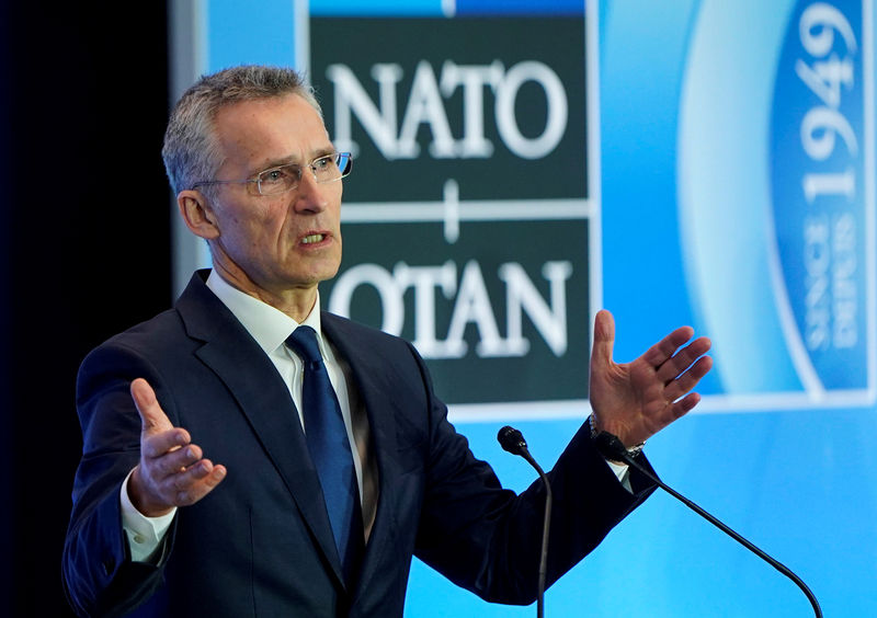 © Reuters. FOTO DE ARCHIVO: El secretario general de la OTAN, Jens Stoltenberg, habla con la prensa en Washington