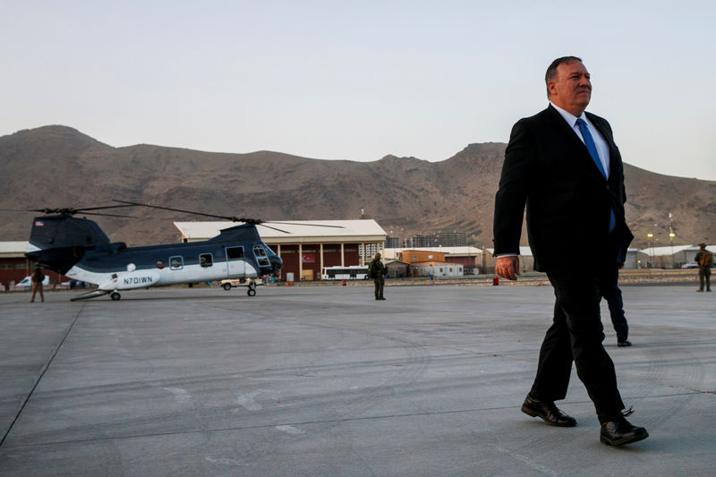 © Reuters. وزير الخارجية الأمريكي يقوم بزيارة لم يعلن عنها لكابول