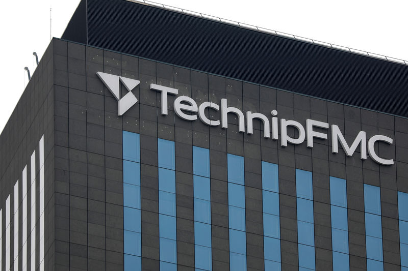 © Reuters. The logo of energy engineering group TechnipFMC is seen on top of the company's building in Courbevoie at the financial and business district of La Defense near Paris