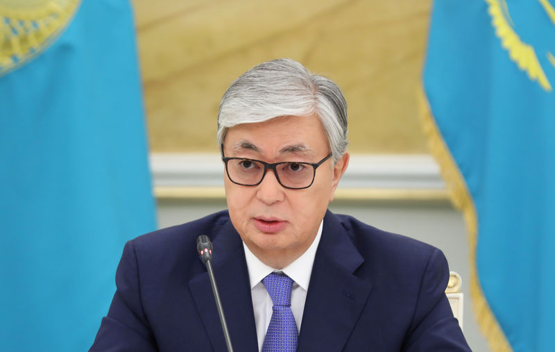 Президент Казахстана принял решение списать кредиты около 500.000 человек