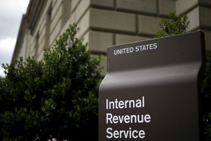 © Reuters. FILE PHOTO: A general view of the U.S. Internal Revenue Service (IRS) building in Washington