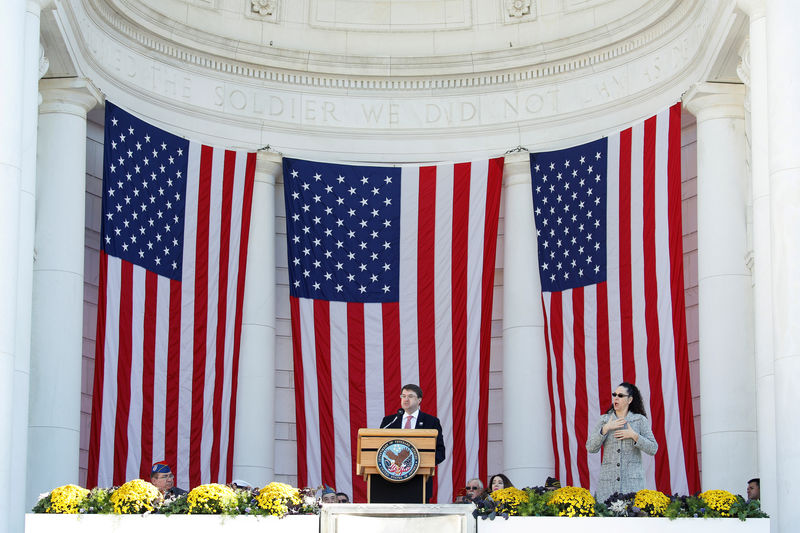 © Reuters. FILE PHOTO: U.S. Secretary of Veterans Affairs Robert Wilkie speaks during ceremonies on Veteran's Day at Arlington National Cemetery in Arlington