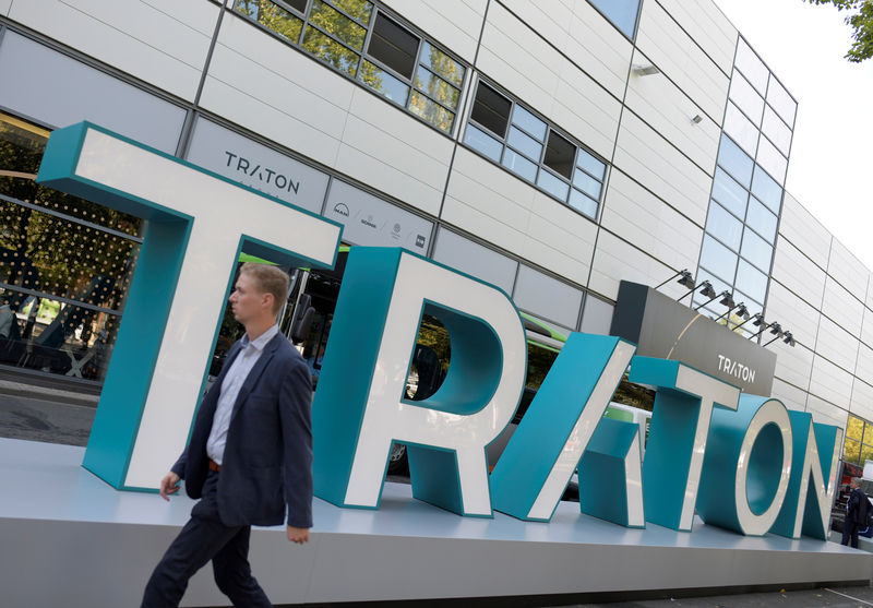 © Reuters. FILE PHOTO: The logo of Volkswagen's truck unit Traton, former Volkswagen Truck & Bus AG, is pictured in Hanover