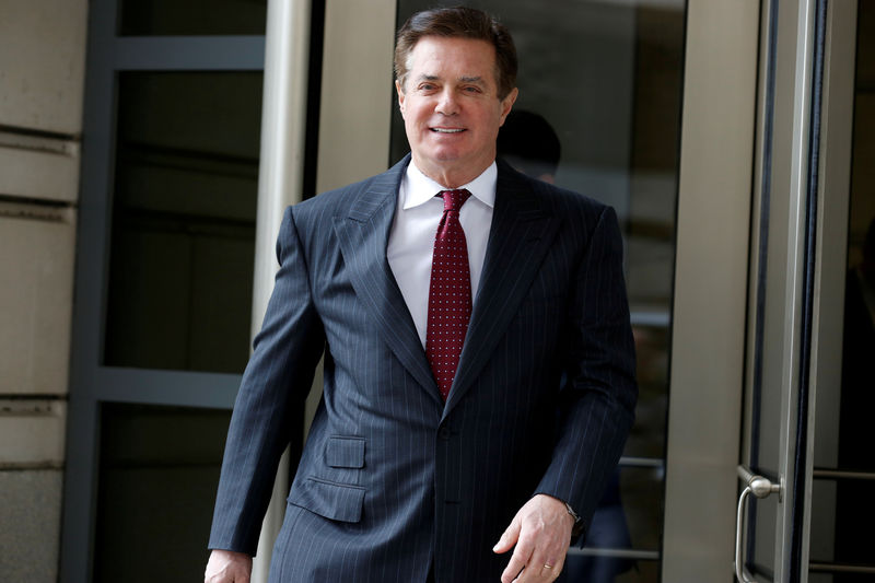 © Reuters. FILE PHOTO: Former Trump campaign chairman Manafort departs after a motions hearing in Washington