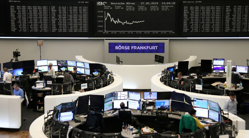 © Reuters. The German share price index DAX graph at the stock exchange in Frankfurt