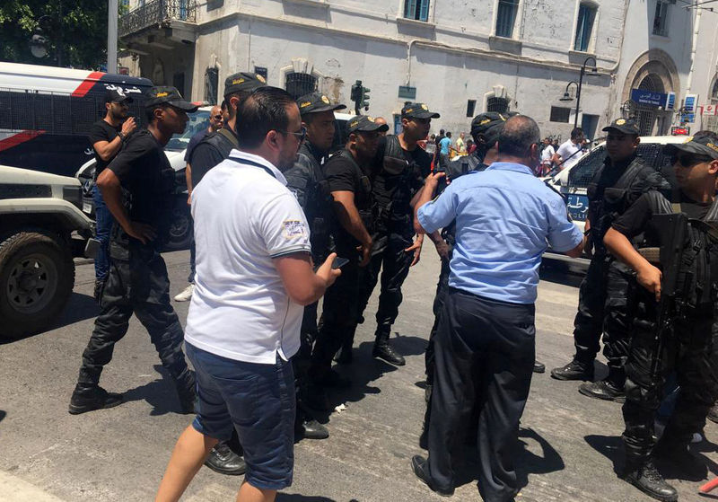 إصابة خمسة في هجوم انتحاري بتونس العاصمة
