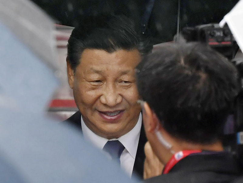 © Reuters. Presidente da China, Xi Jinping, chega a Osaka, Japão, para cúpula do G20