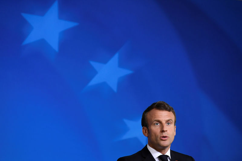 © Reuters. El presidente francés Emmanuel Macron habla durante una conferencia de prensa después de la cumbre de líderes de la Unión Europea en Bruselas