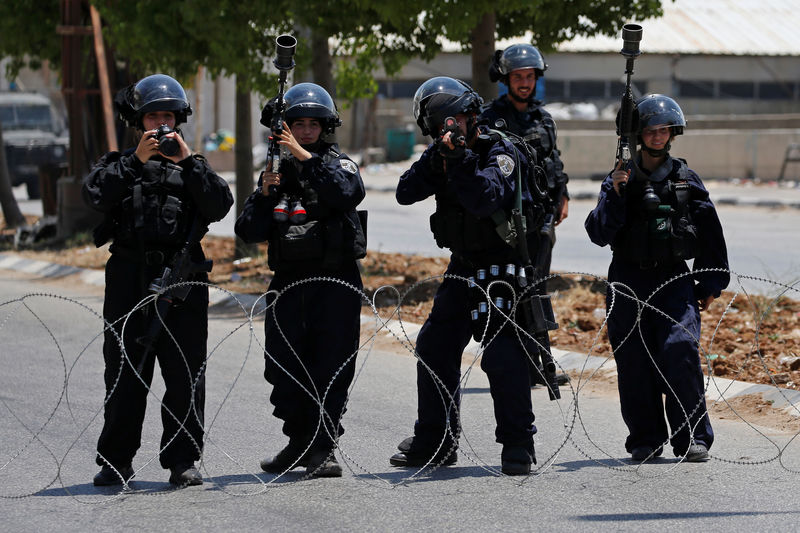© Reuters. الشرطة الإسرائيلية تقتل فلسطينيا في القدس الشرقية