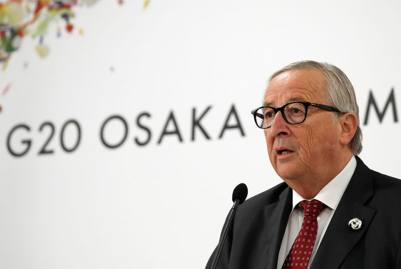 © Reuters. EU Commission President Jean-Claude Juncker attends a joint news conference with European Council President Donald Tusk at the G20 leaders summit in Osaka