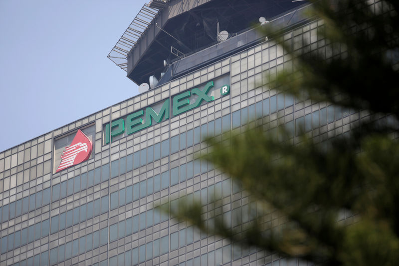 © Reuters. FILE PHOTO: A view of the headquarters of state owned oil company Pemex in Mexico City