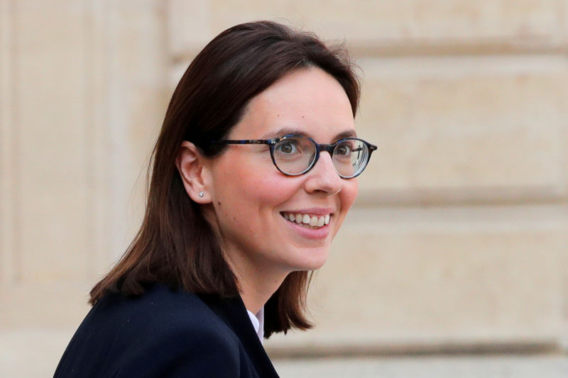 © Reuters. FILE PHOTO: Amelie de Montchalin, newly-appointed French Junior Minister for European affairs, leaves the Elysee Palace following the weekly cabinet meeting in Paris