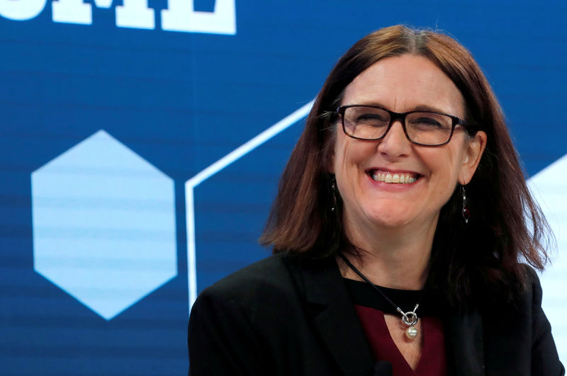 © Reuters. Imagen de archivo: La comisaria europea de Comercio, Cecilia Malmstrom, asiste al Foro Económico Mundial en Davos, Suiza.