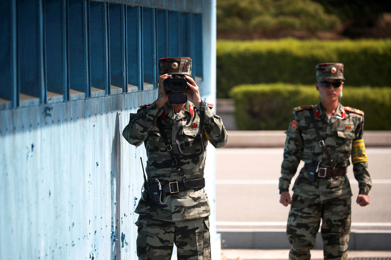 © Reuters. حقائق-المنطقة المنزوعة السلاح الفاصلة بين الكوريتين