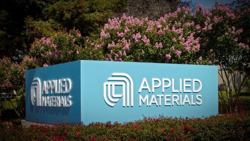 © Reuters. FILE PHOTO: Applied Materials’ new corporate signage photo in Santa Clara California