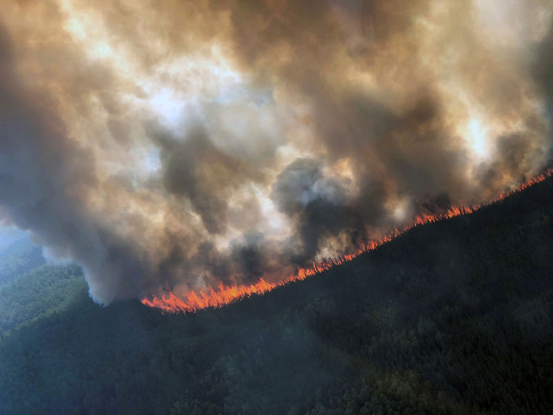 Onda de calor no Alasca atiça incêndios e derrete geleiras