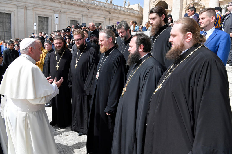 El Vaticano dice que las leyes no pueden obligar a romper el secreto de confesión