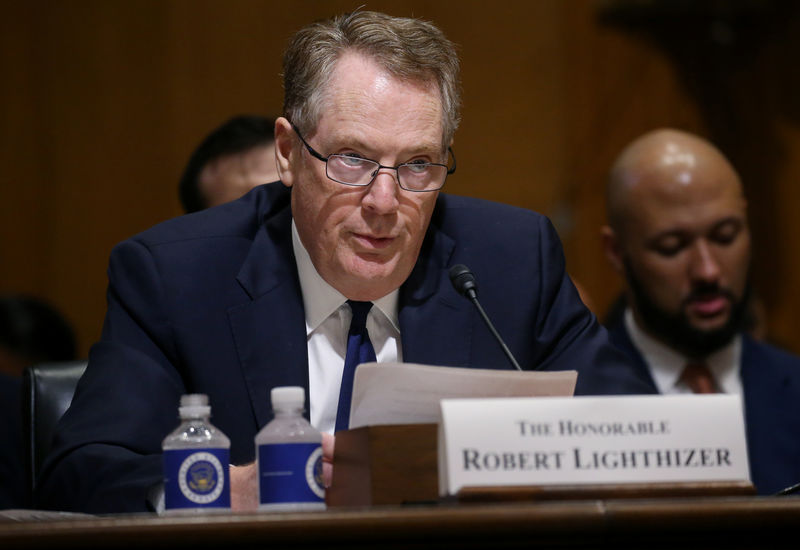© Reuters. U.S. Trade Representative Lighthizer testifies before a Senate Finance Committee hearing in Washington